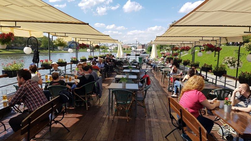 Czerwieński Boulevard and Wawel